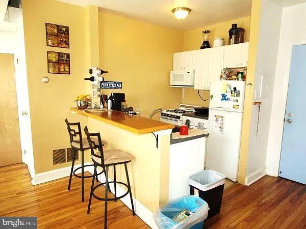4373 MAIN STREET 2F
