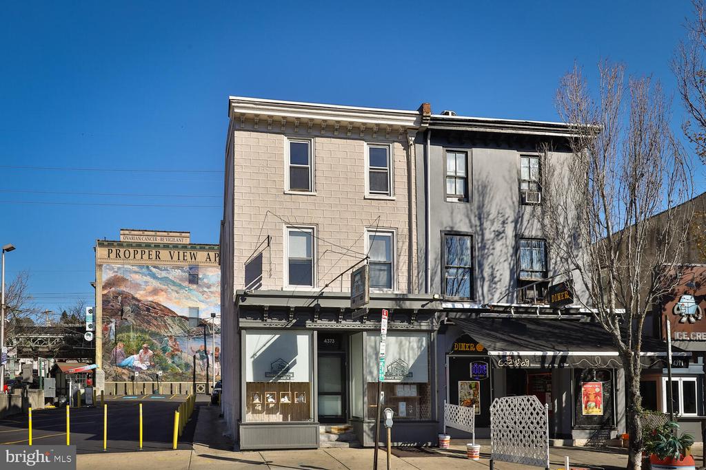 4373 MAIN STREET 2F