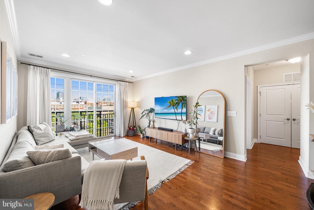 700 COMMODORE COURT 2718