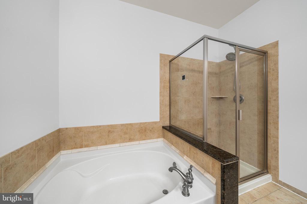 700 COMMODORE COURT 2718