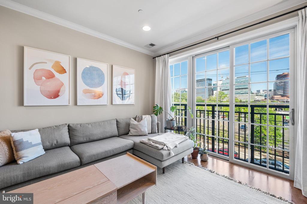 700 COMMODORE COURT 2718