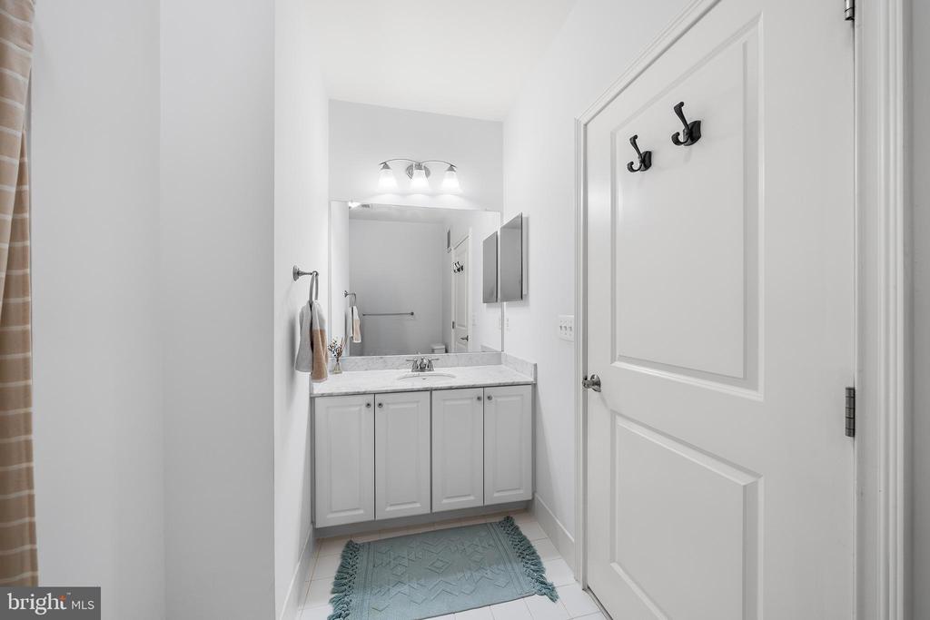 700 COMMODORE COURT 2718