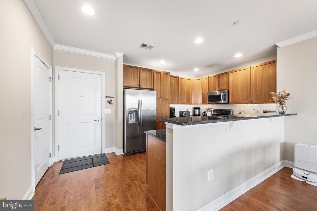 700 COMMODORE COURT 2718