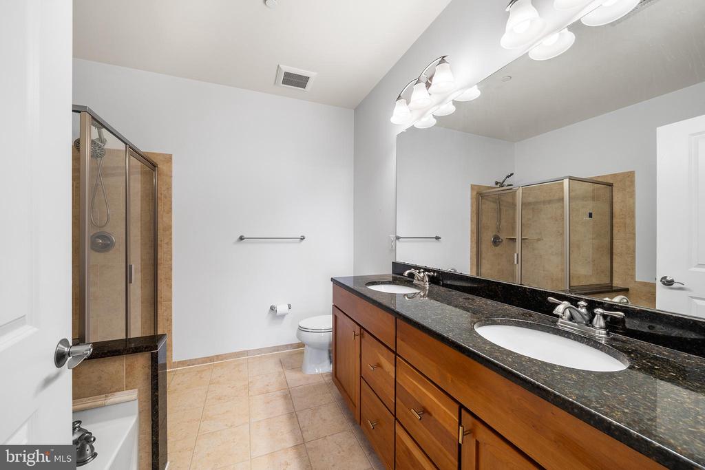 700 COMMODORE COURT 2718