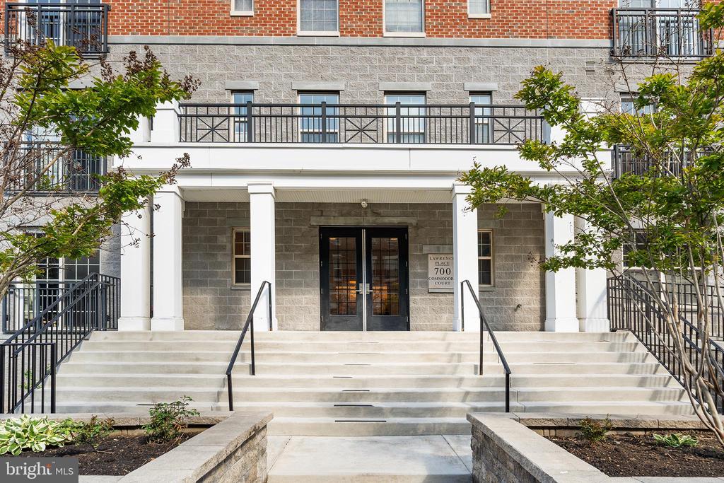 700 COMMODORE COURT 2718