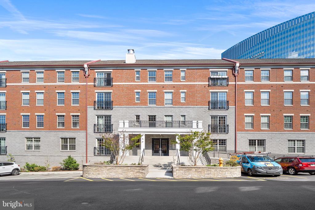 700 COMMODORE COURT 2718