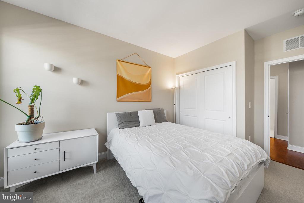 700 COMMODORE COURT 2718