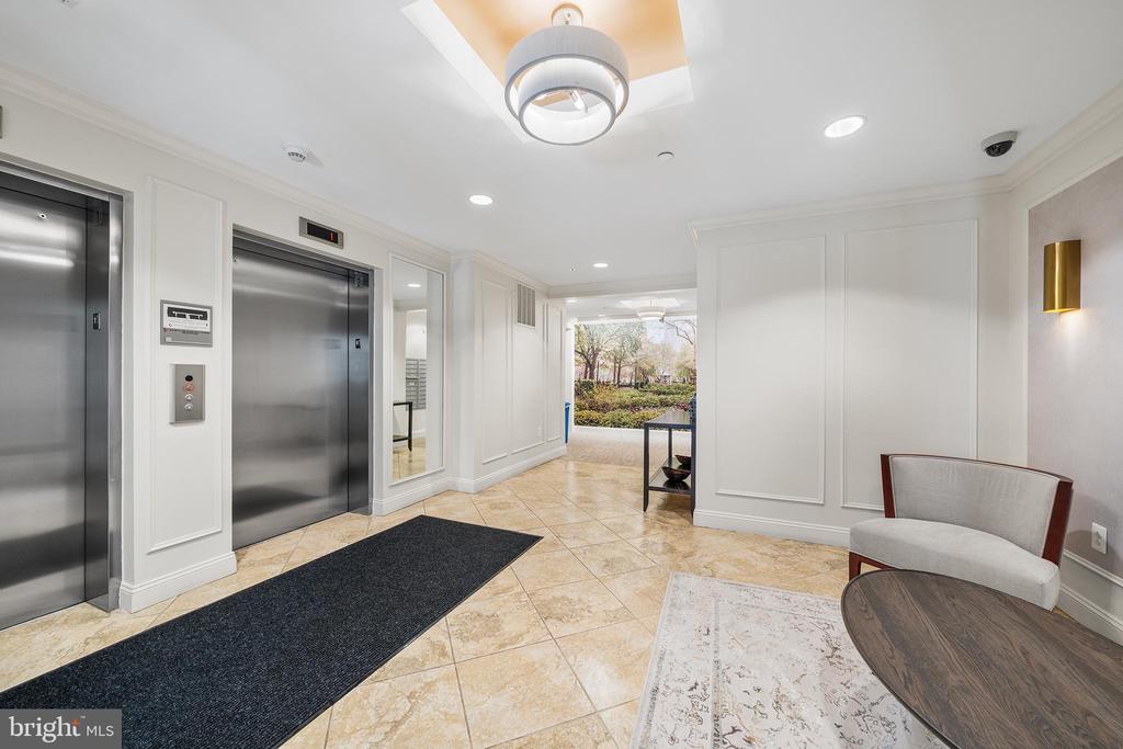 700 COMMODORE COURT 2718
