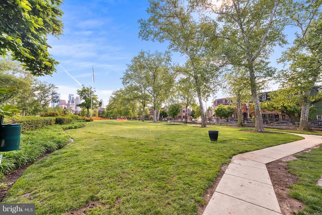 700 COMMODORE COURT 2718