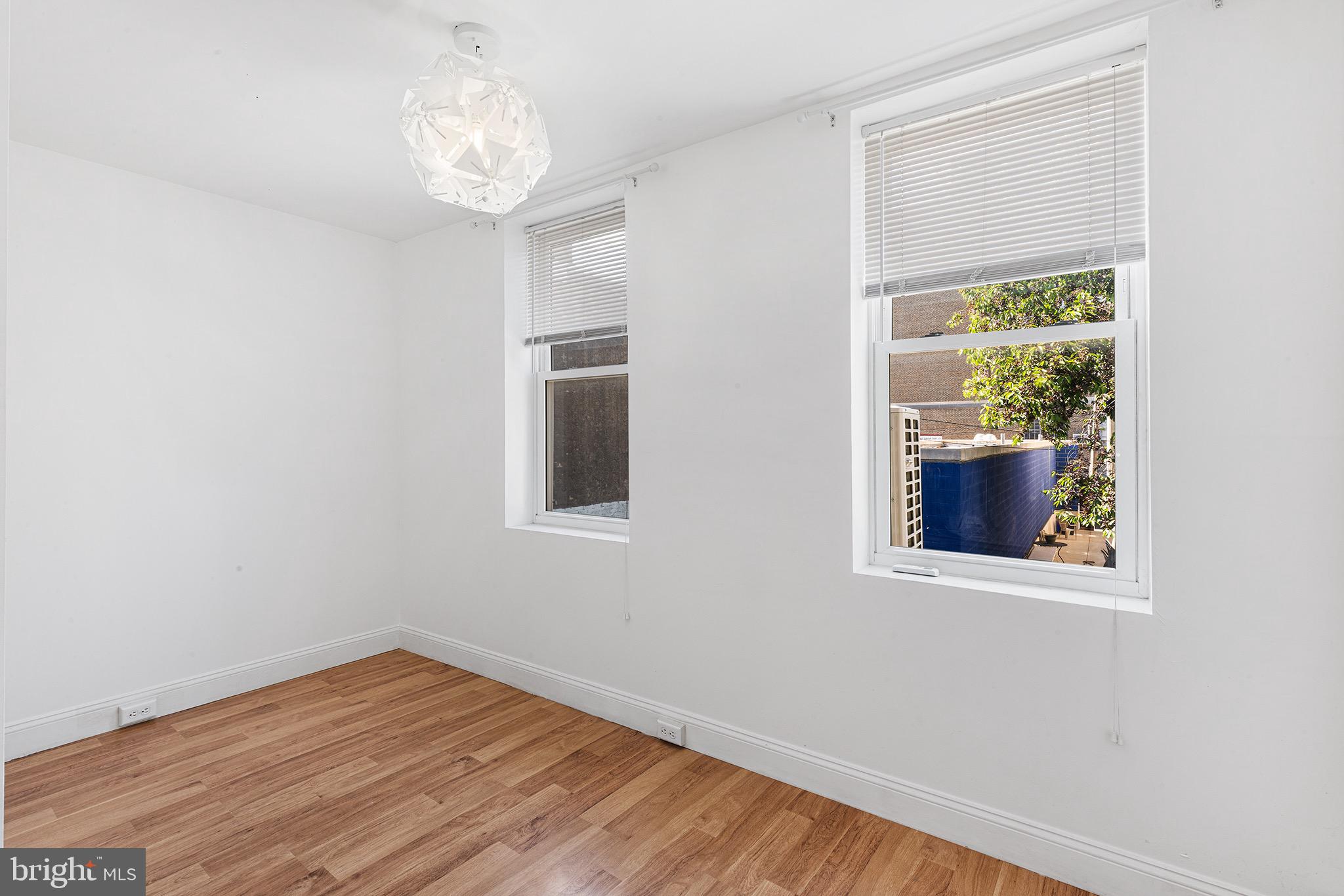 621 E FLORA STREET