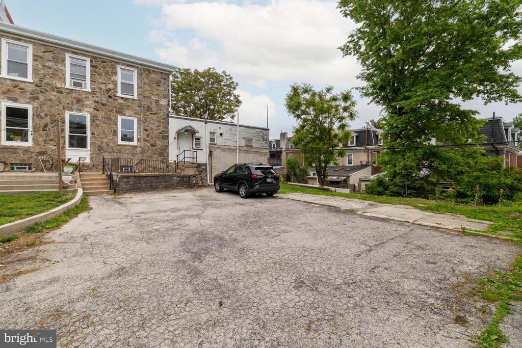 3504-08 AINSLIE STREET