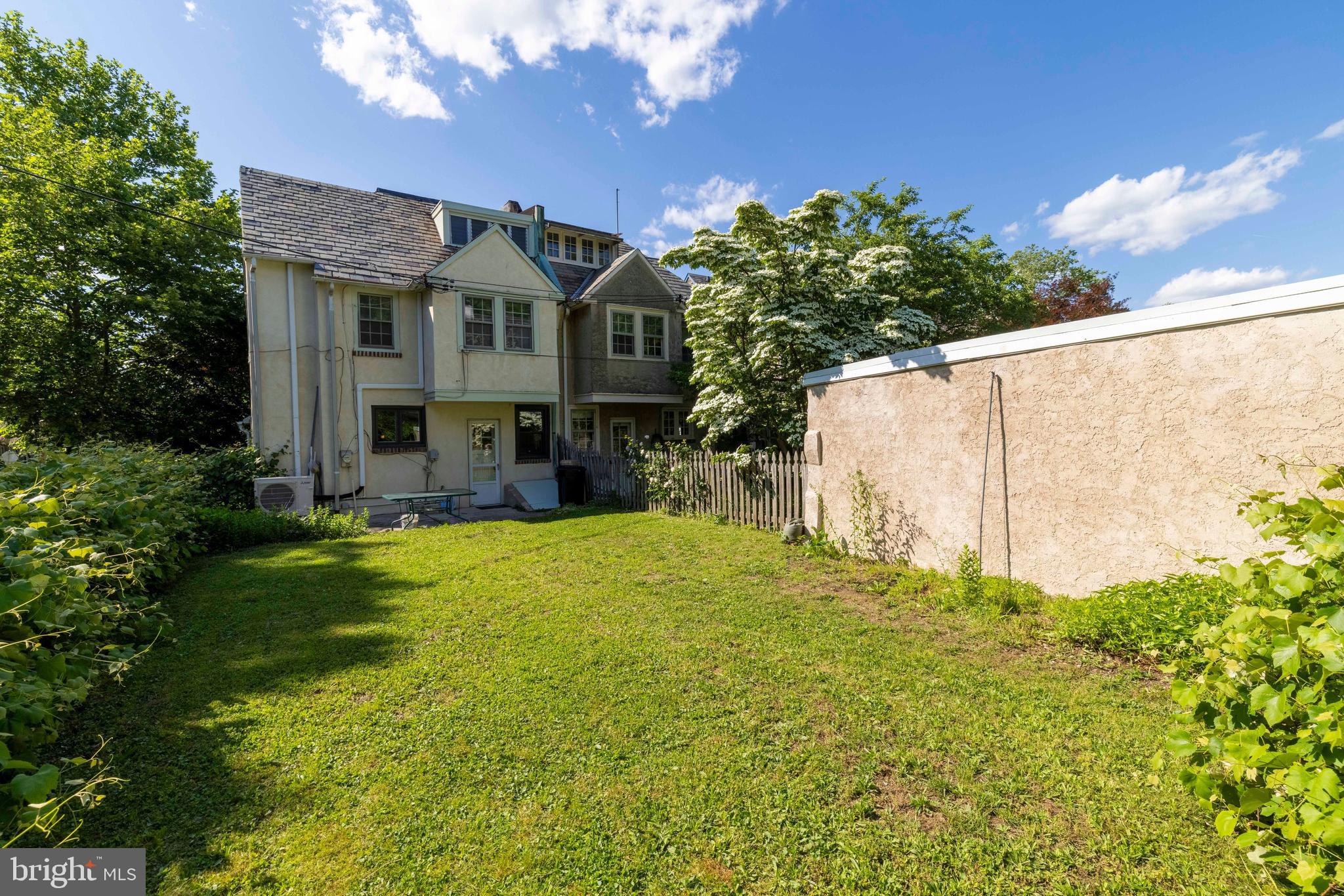 554 W ELLET STREET