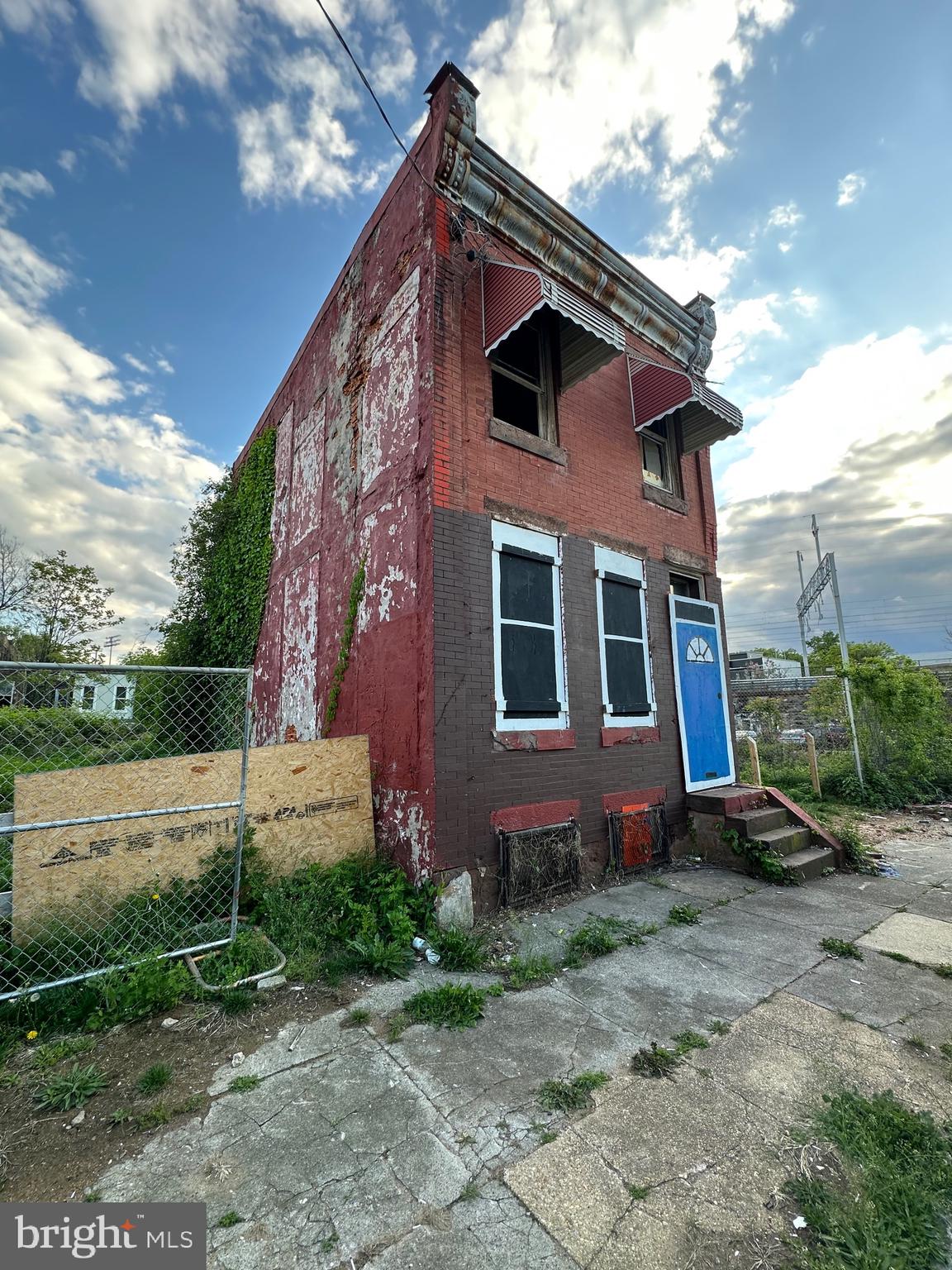 1014 W COLONA STREET
