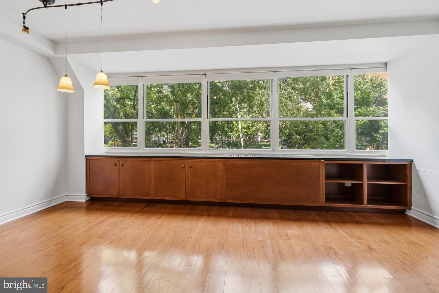 1810 RITTENHOUSE SQUARE 1810-16 212