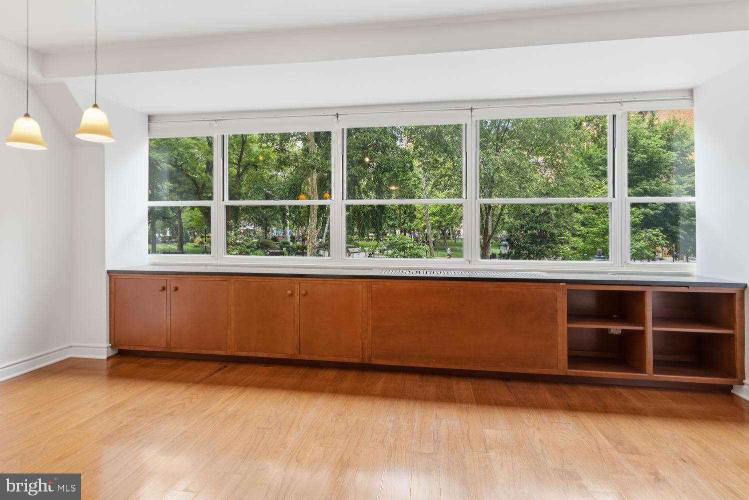 1810 RITTENHOUSE SQUARE 1810-16 212