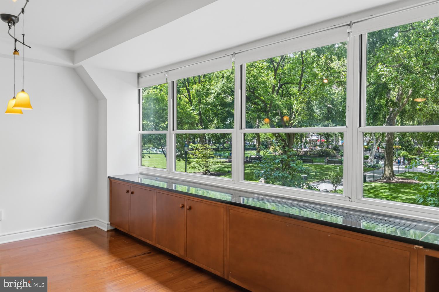 1810 RITTENHOUSE SQUARE 1810-16 212