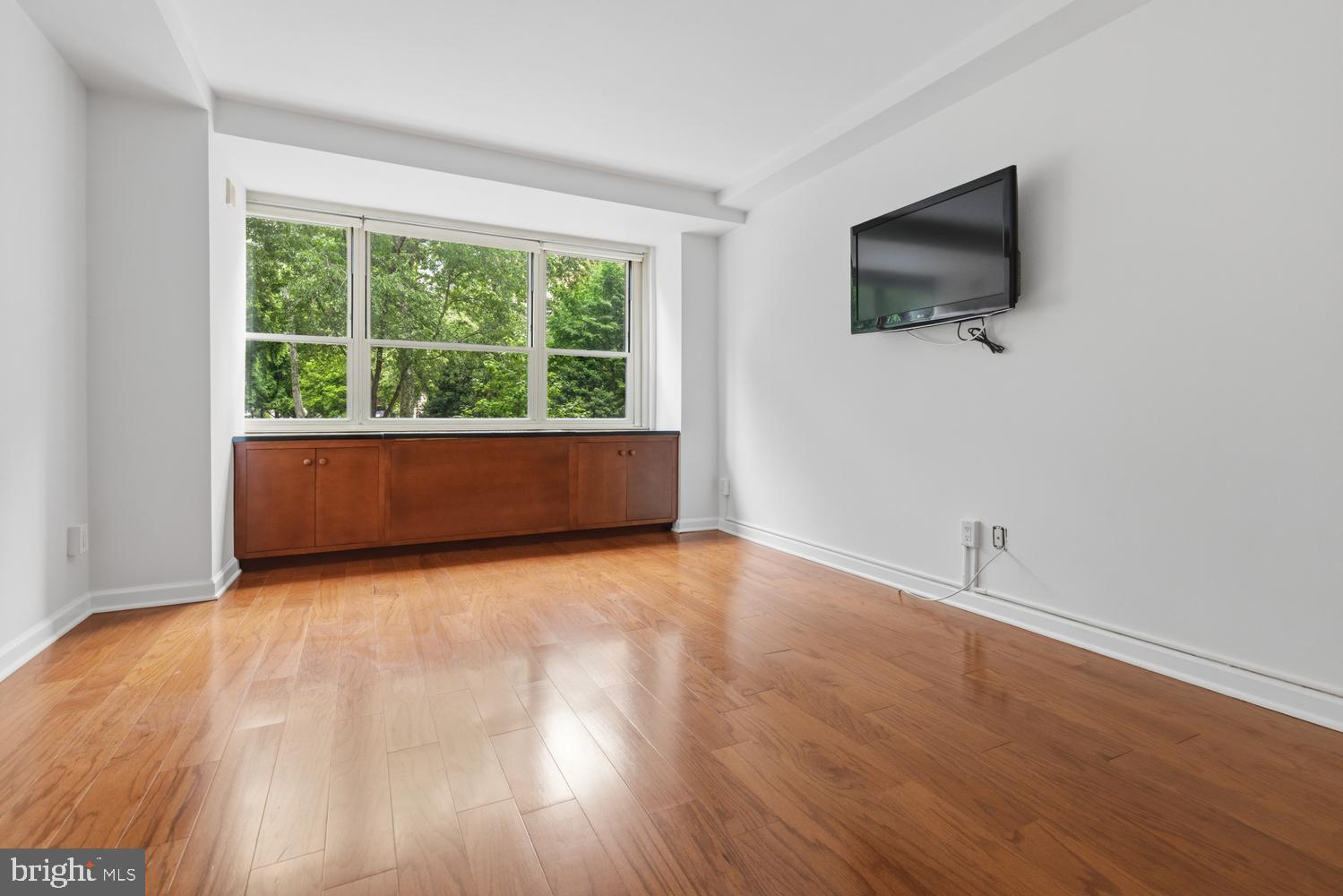 1810 RITTENHOUSE SQUARE 1810-16 212