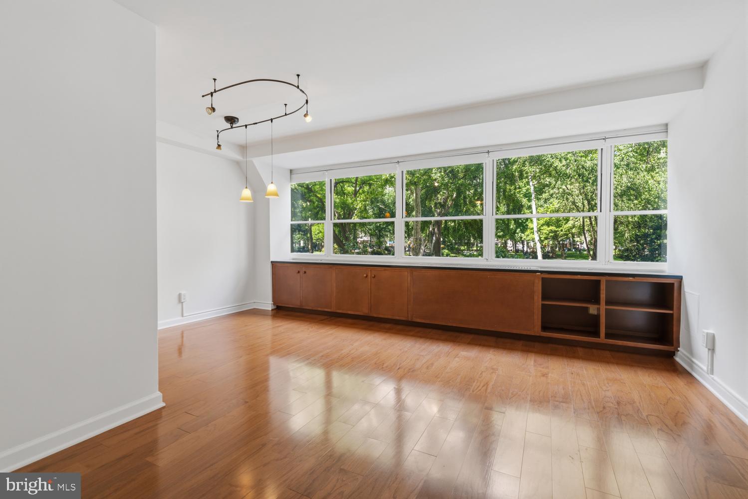 1810 RITTENHOUSE SQUARE 1810-16 212