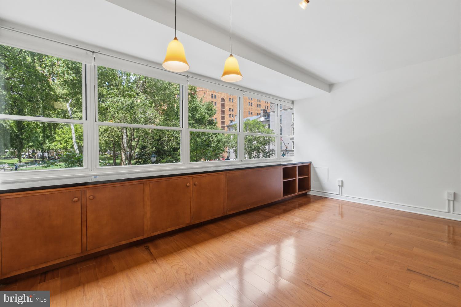1810 RITTENHOUSE SQUARE 1810-16 212