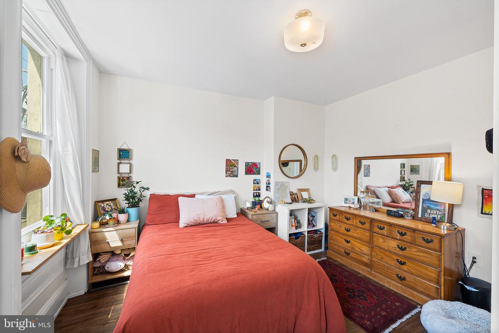 107 W MASTER STREET