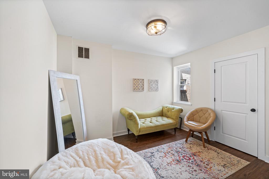 107 W MASTER STREET