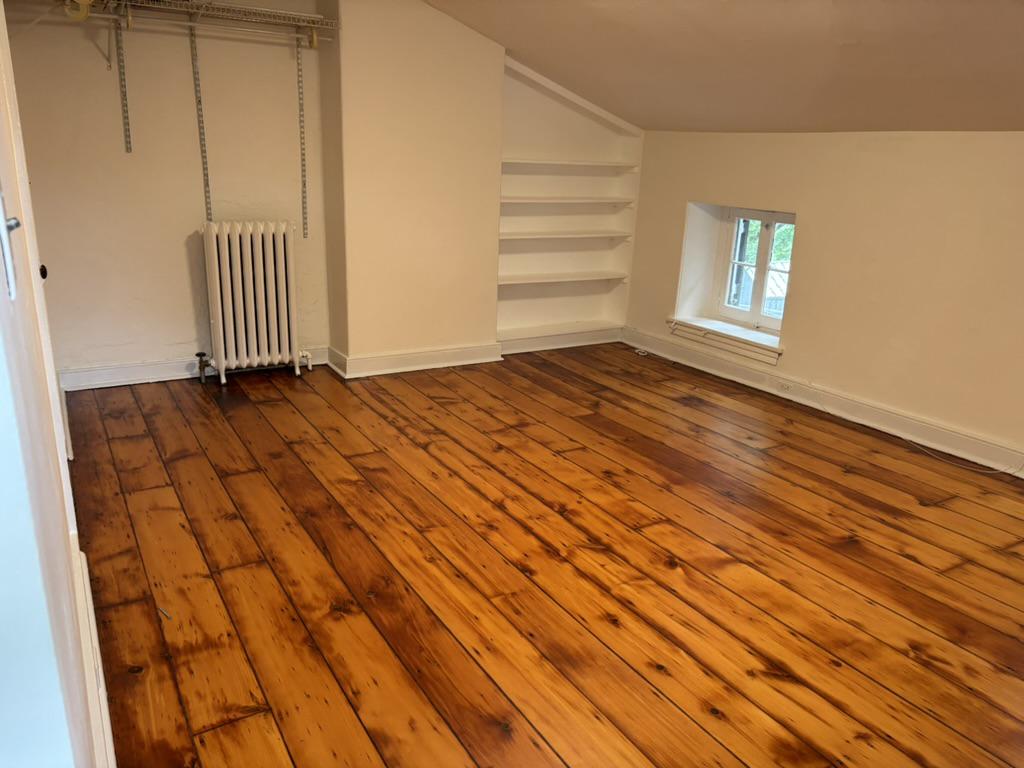23 W WALNUT LANE 3