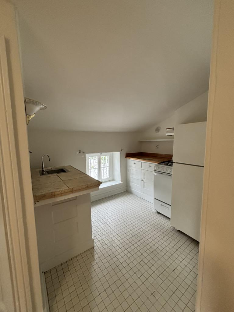 23 W WALNUT LANE 3