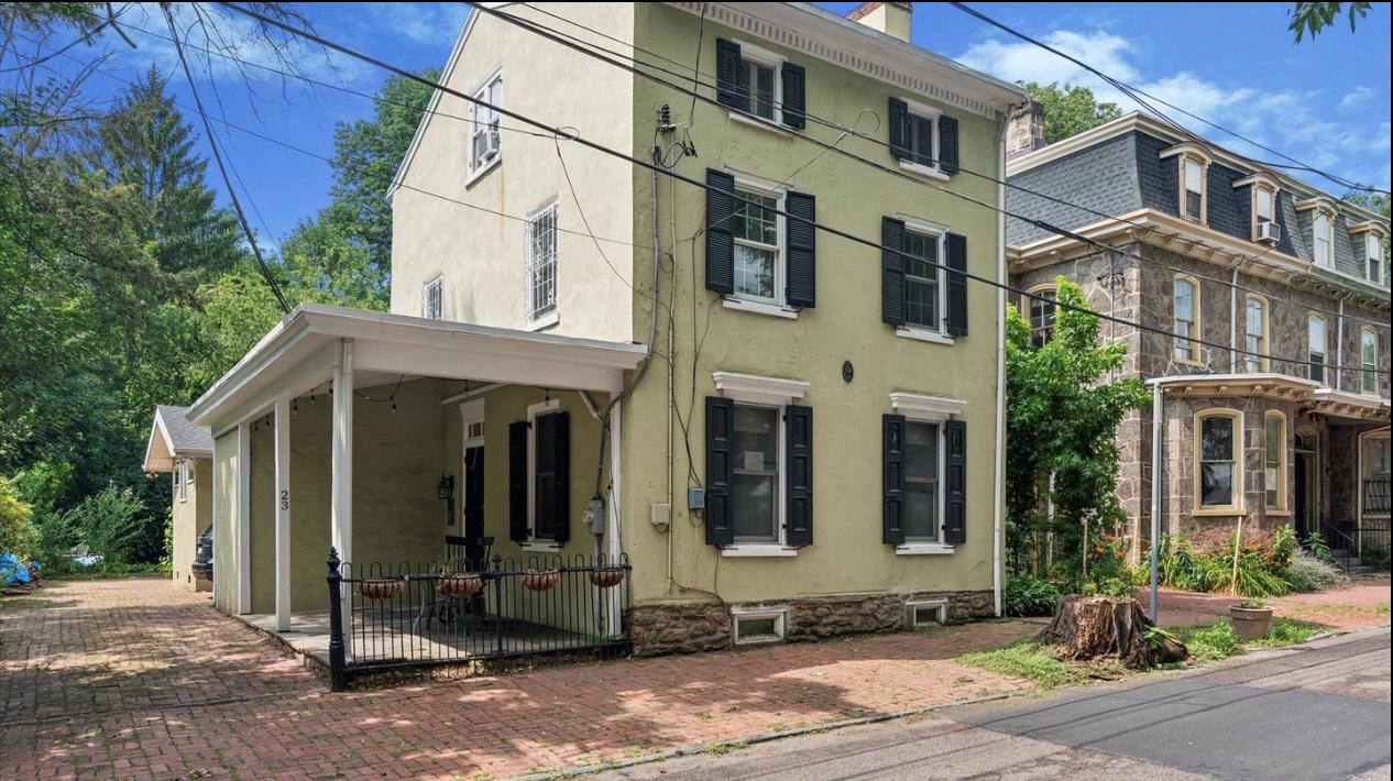 23 W WALNUT LANE 3