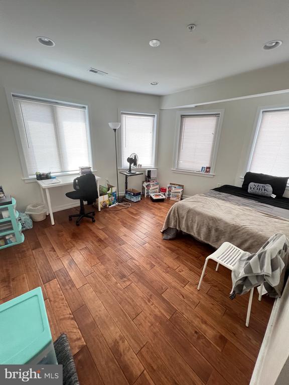 1441 BROWN STREET Unit: 2