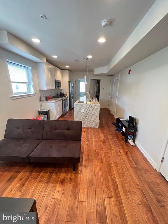 1441 BROWN STREET Unit: 2