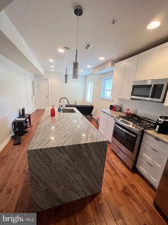 1441 BROWN STREET Unit: 2
