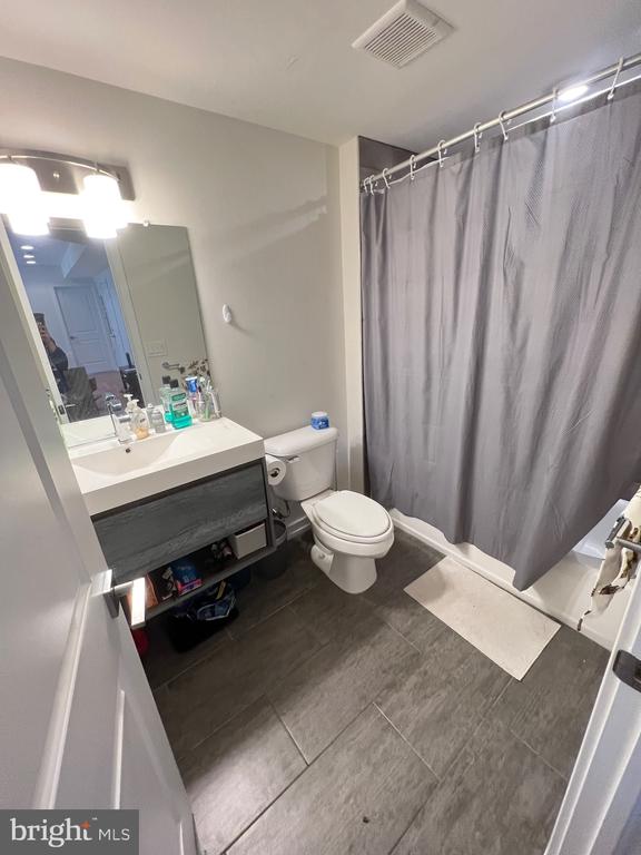 1441 BROWN STREET Unit: 2
