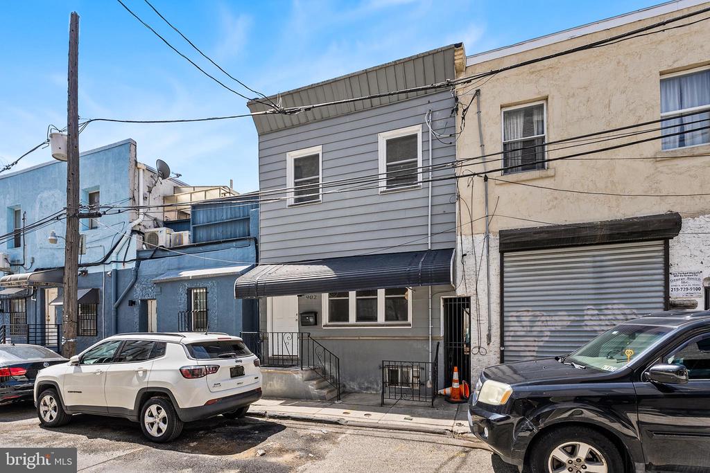 902 EMILY STREET