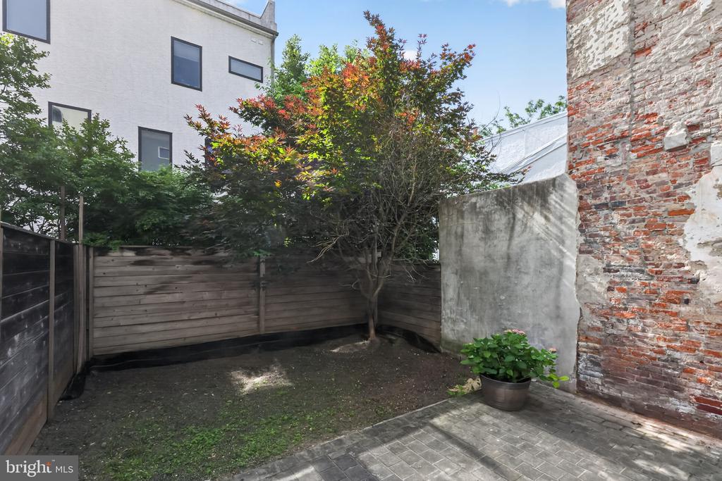 973 N 5TH STREET