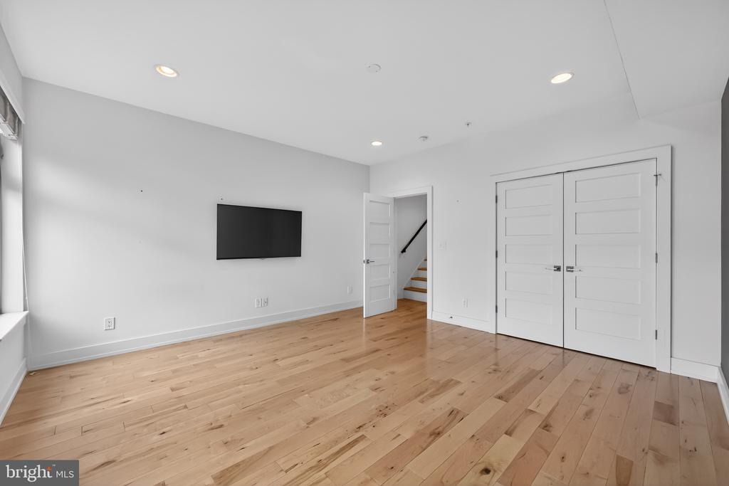 973 N 5TH STREET