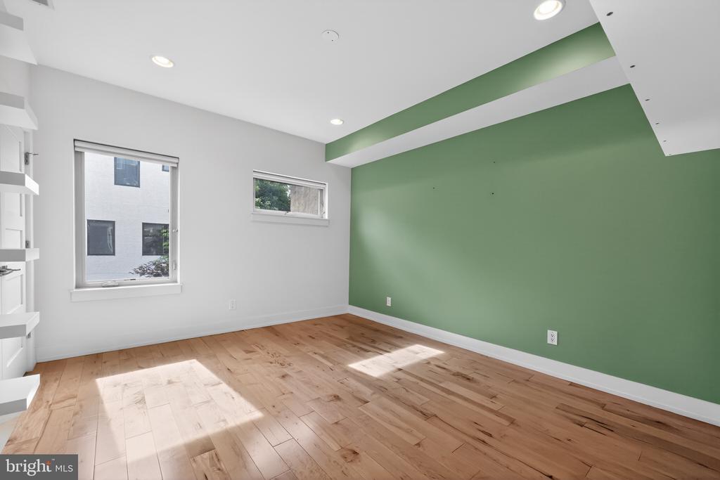 973 N 5TH STREET