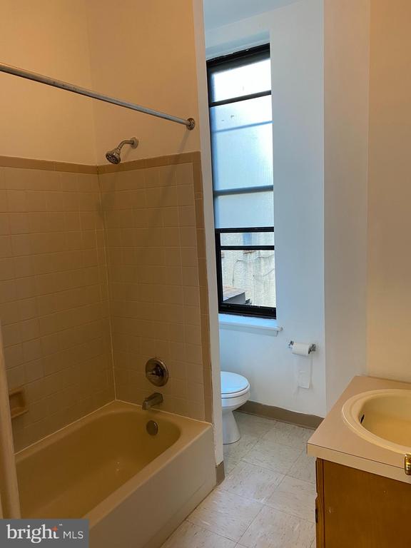1703 W DIAMOND STREET 2