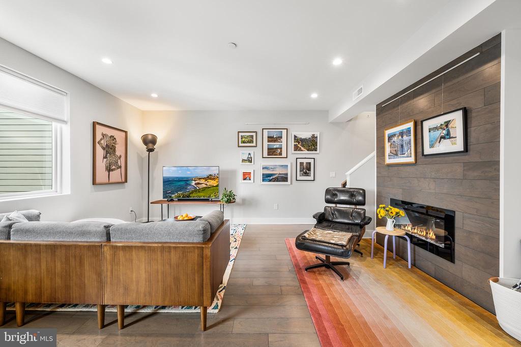 1405 FRANKFORD AVENUE 21 403