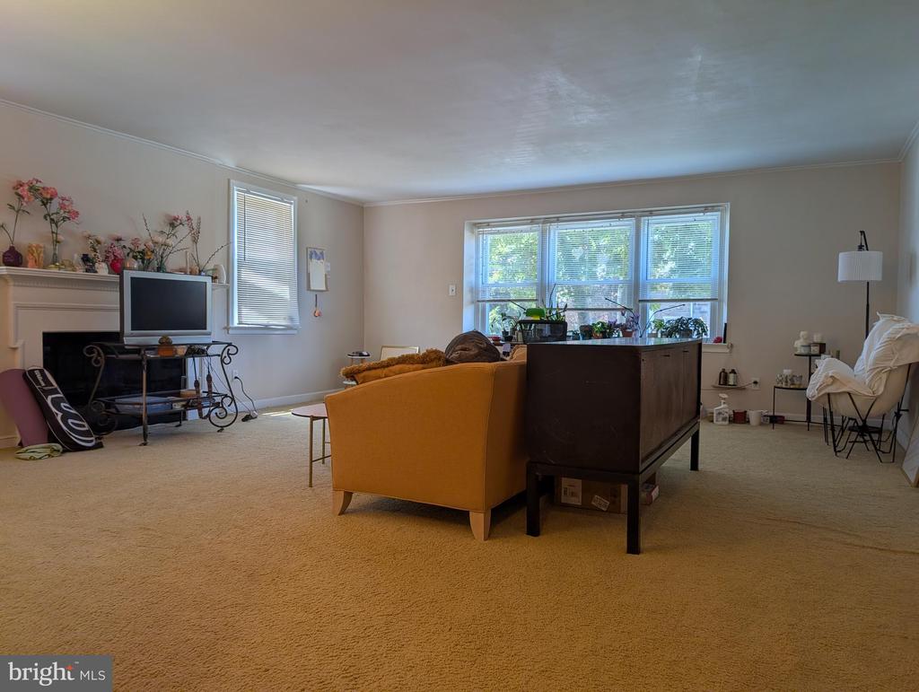 2433 N 50TH STREET 1ST FL
