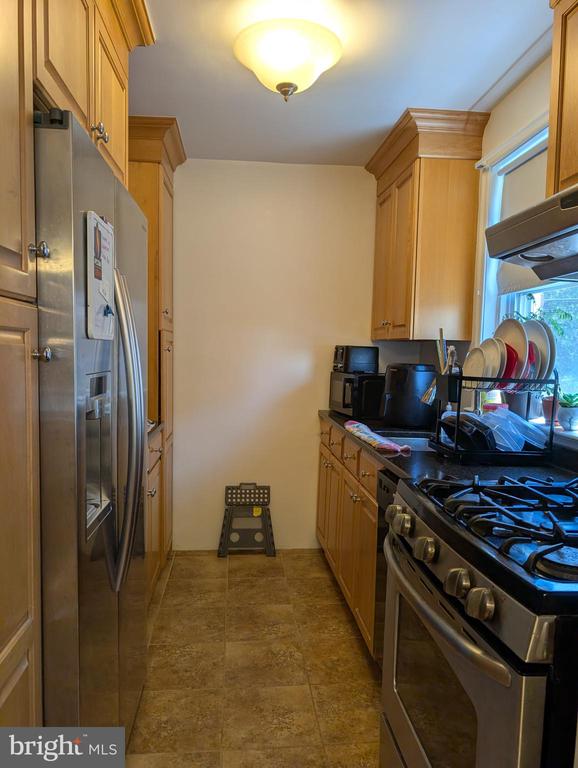 2433 N 50TH STREET 2ND FL