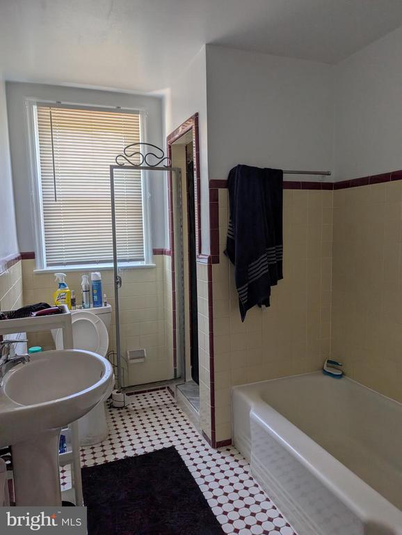 2433 N 50TH STREET 2ND FL
