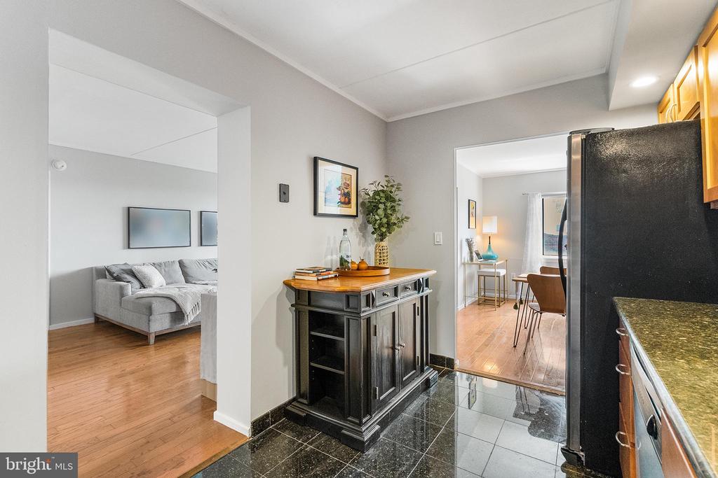 200 LOMBARD STREET 10 528