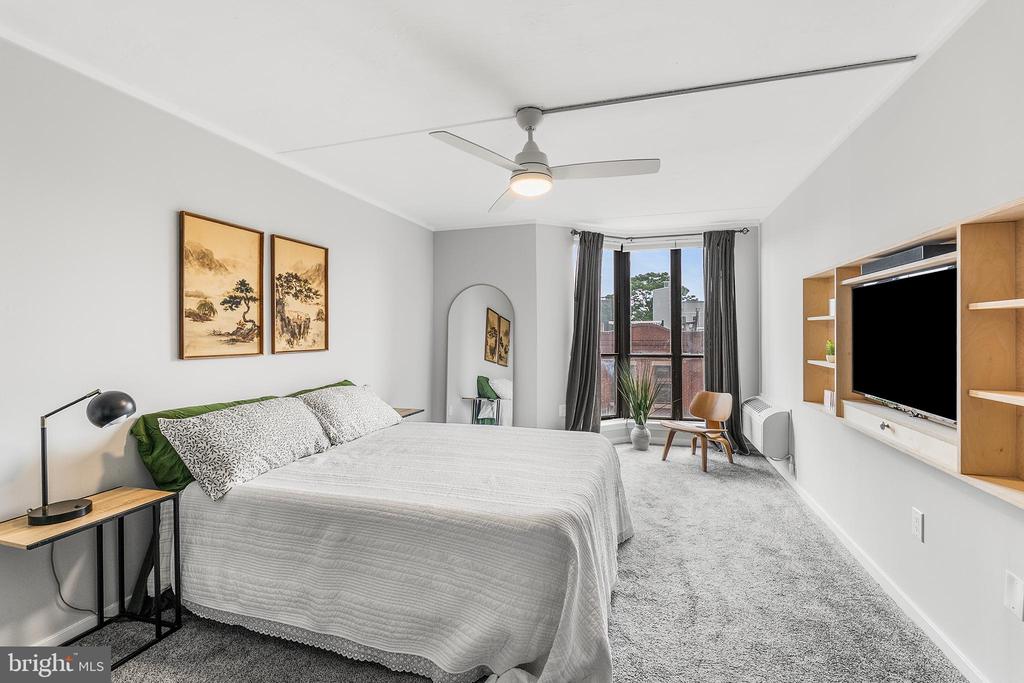 200 LOMBARD STREET 10 528