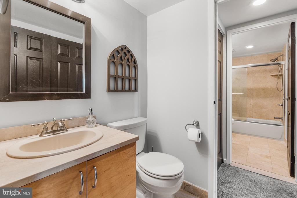200 LOMBARD STREET 10 528