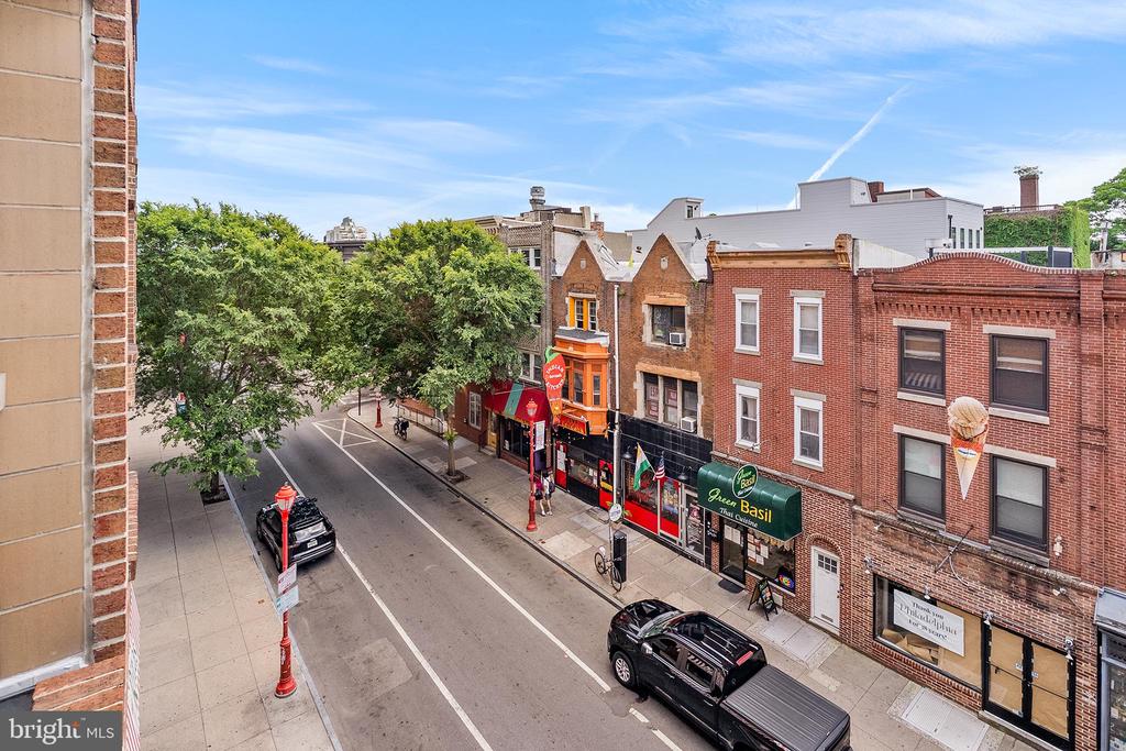 200 LOMBARD STREET 10 528