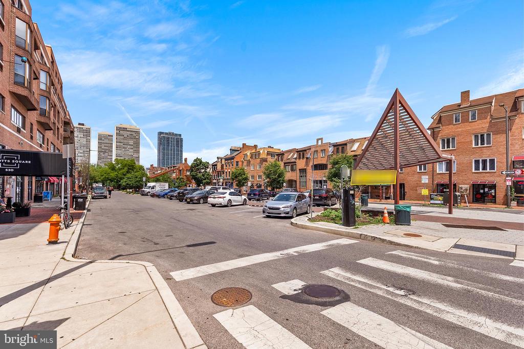 200 LOMBARD STREET 10 528