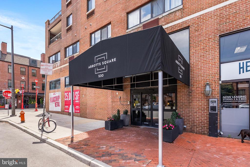 200 LOMBARD STREET 10 528