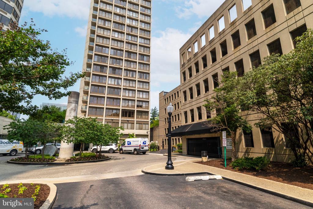 2001 HAMILTON STREET 1119