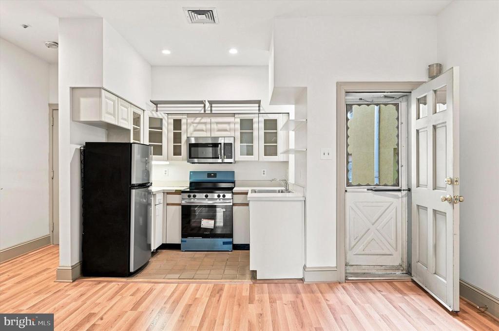 1529 GREEN STREET Unit: C