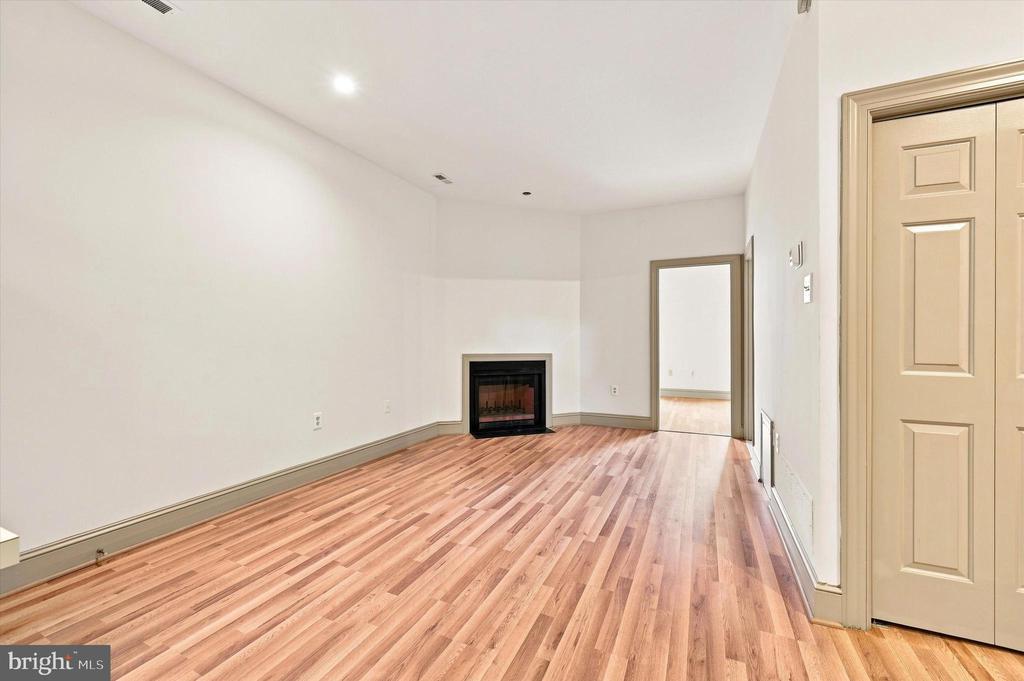 1529 GREEN STREET Unit: C